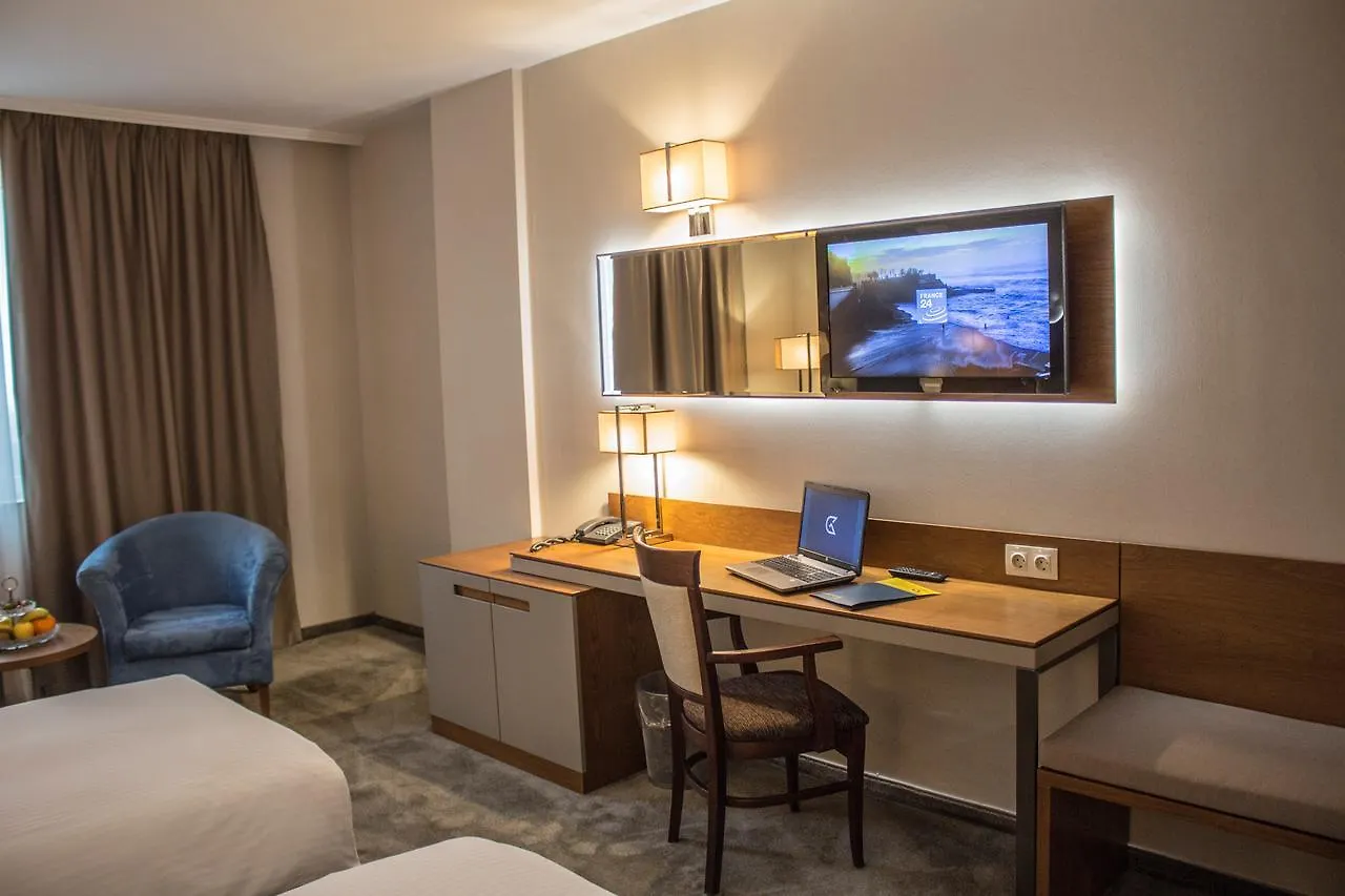 Hotel Golden Tulip וארנה